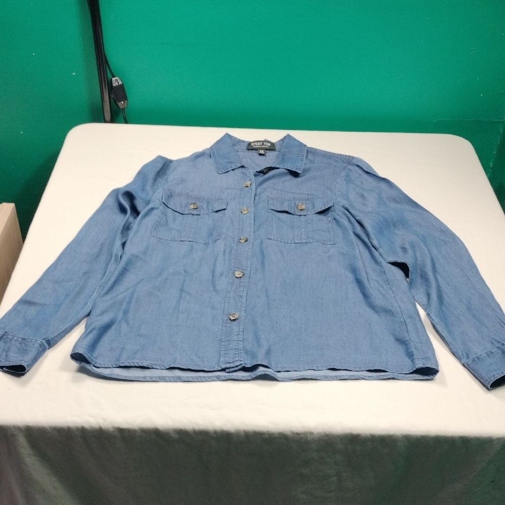 C'Est Toi Women's Button-Up Shirt Size Medium